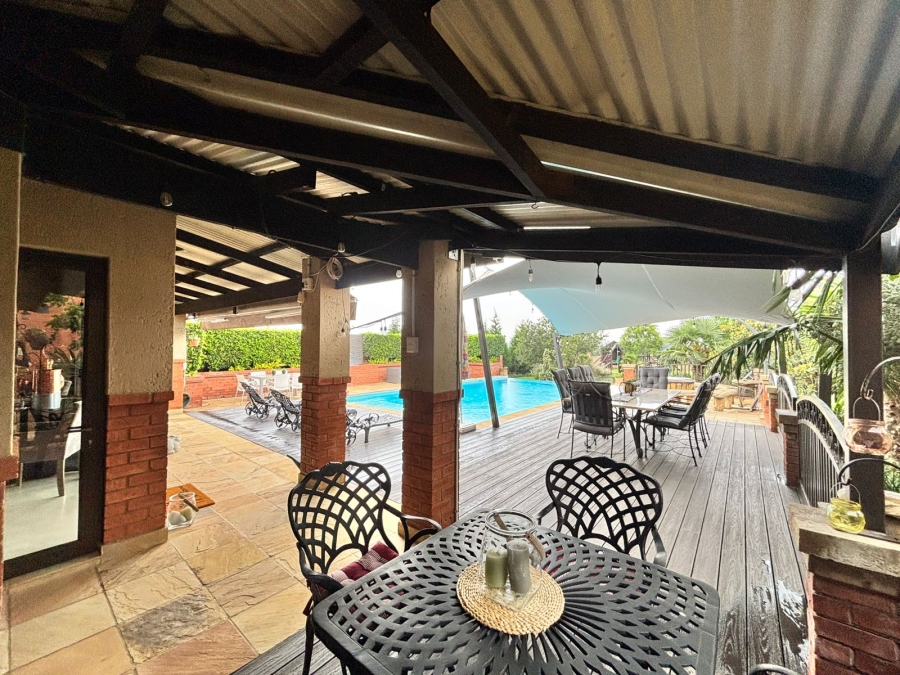 5 Bedroom Property for Sale in Grimbeeck Park North West